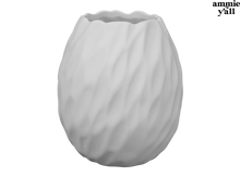 Load image into Gallery viewer, Ripple Vase
